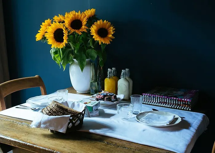 Gogh Bed & Breakfast 3*